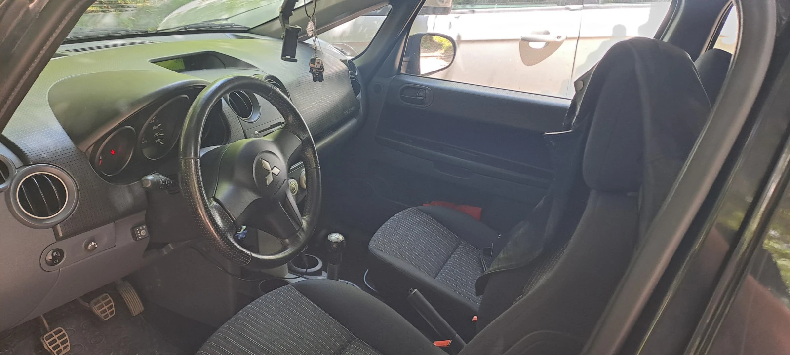 Mitsubishi Colt 1.3 Газ - изображение 10