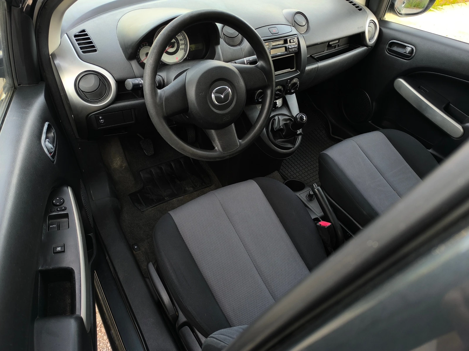 Mazda 2 FACE LIFT-1.3i-75-(4 , )- | Mobile.bg   10