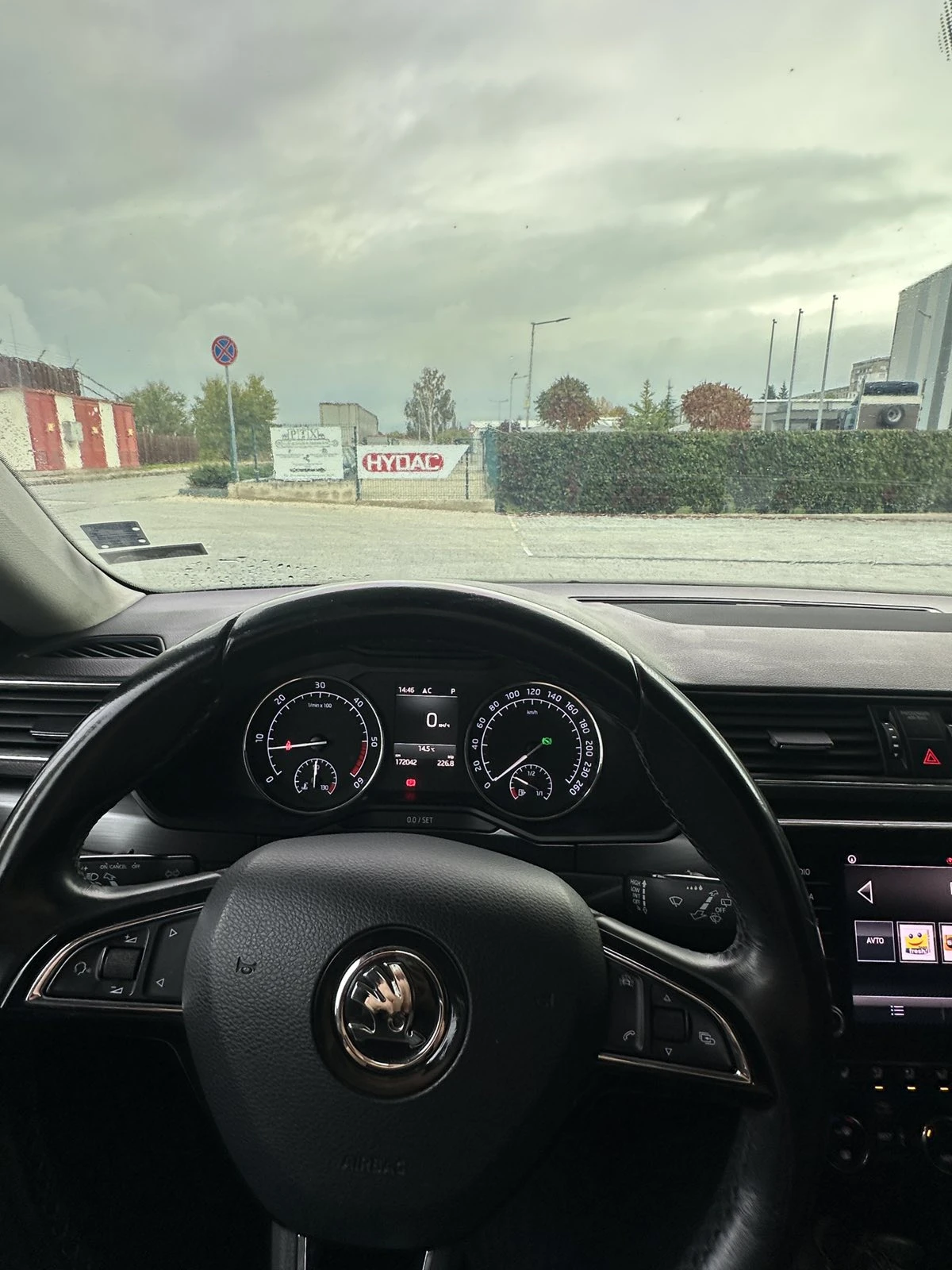 Skoda Superb 1.6 TDI / 120 - изображение 8