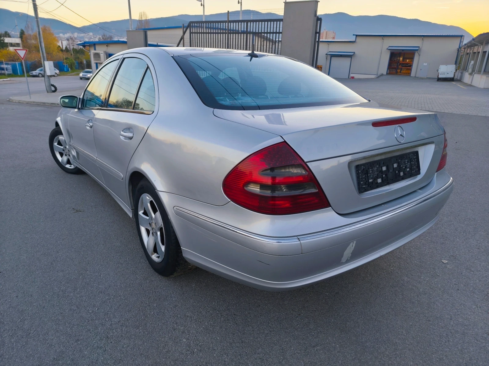 Mercedes-Benz E 270 E270CDI - изображение 5