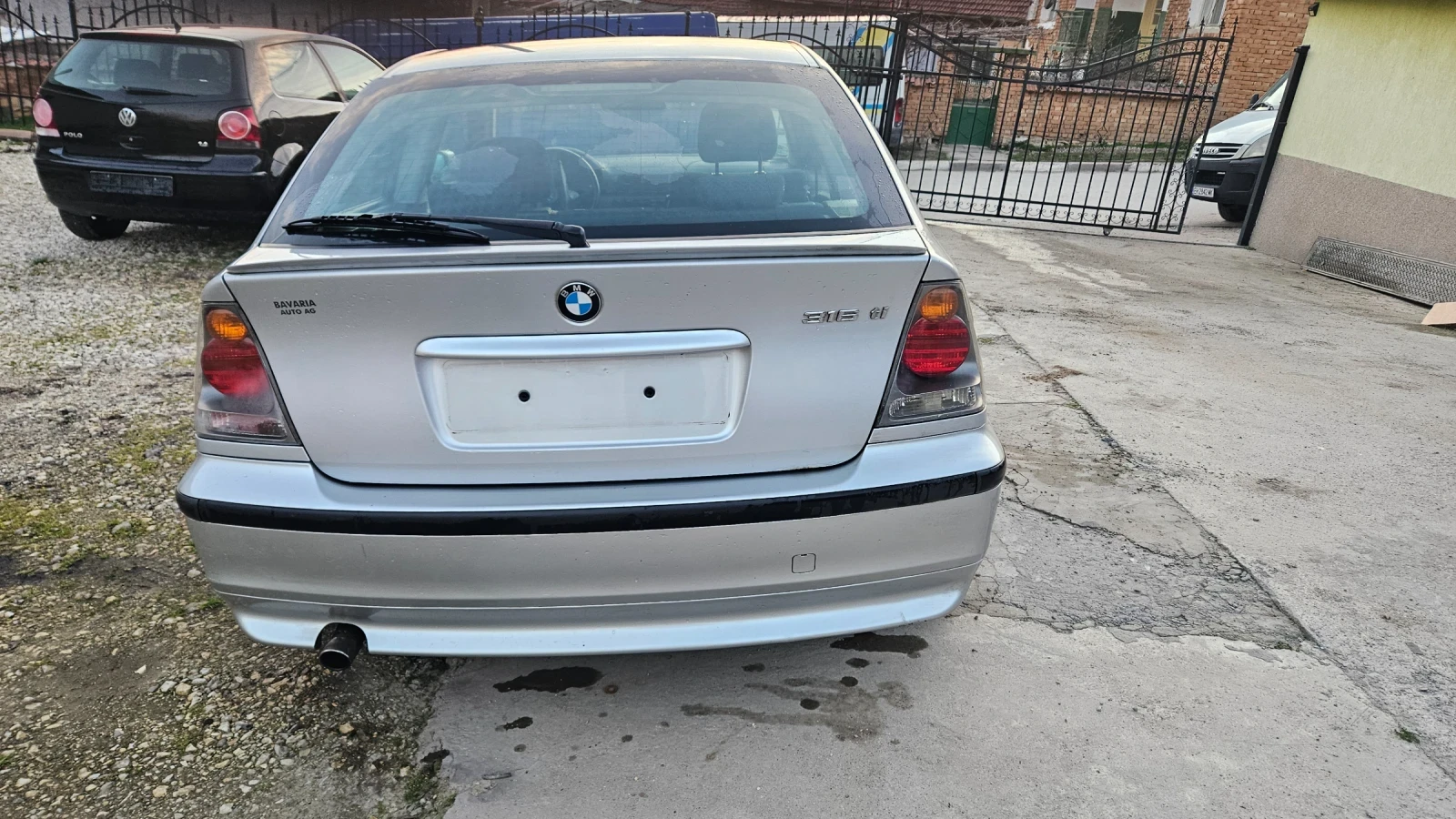 BMW 316 Компакт 1.8и клима, снимка 5 - Автомобили и джипове - 53742938