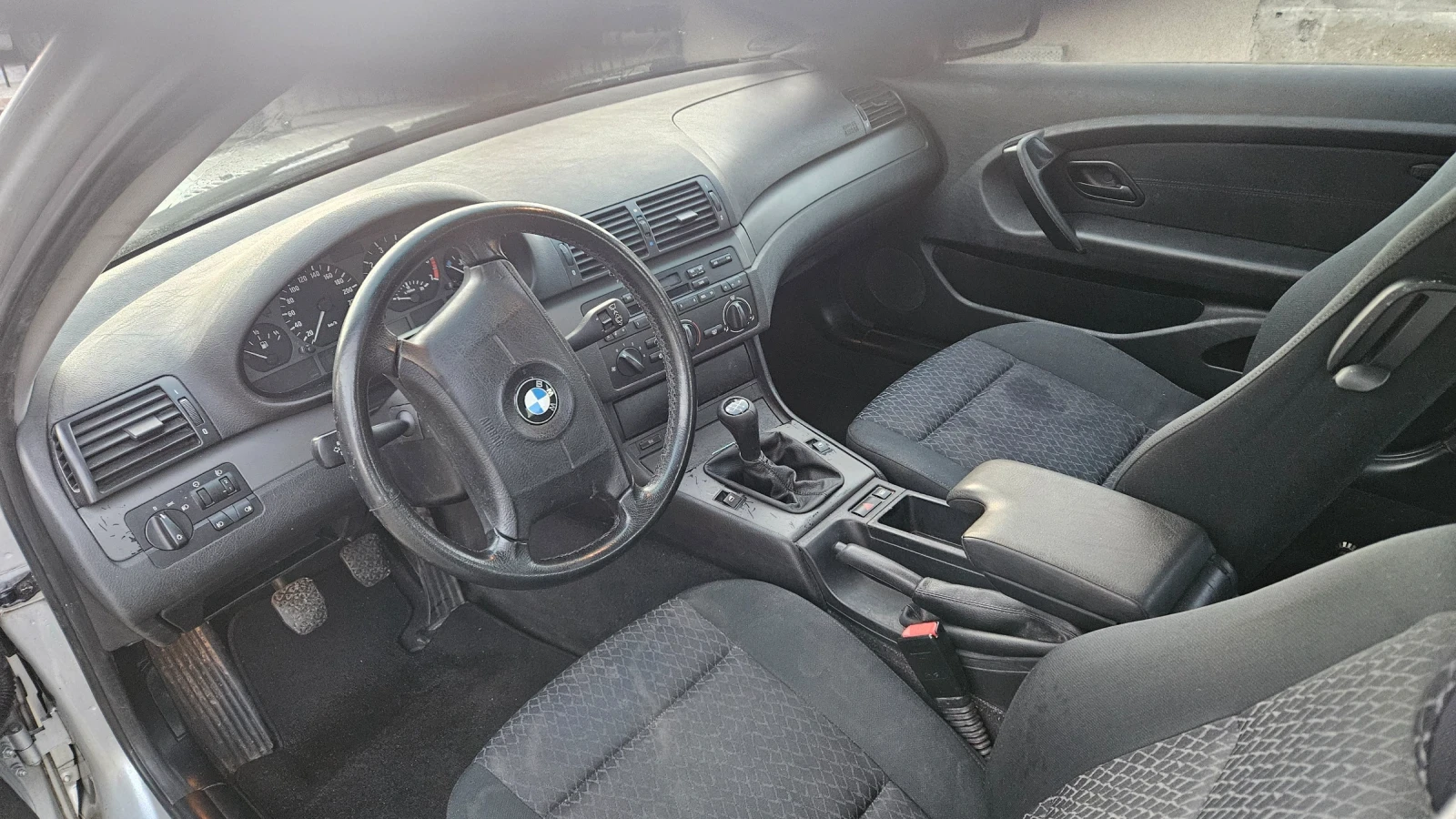 BMW 316 Компакт 1.8и клима, снимка 15 - Автомобили и джипове - 53742938
