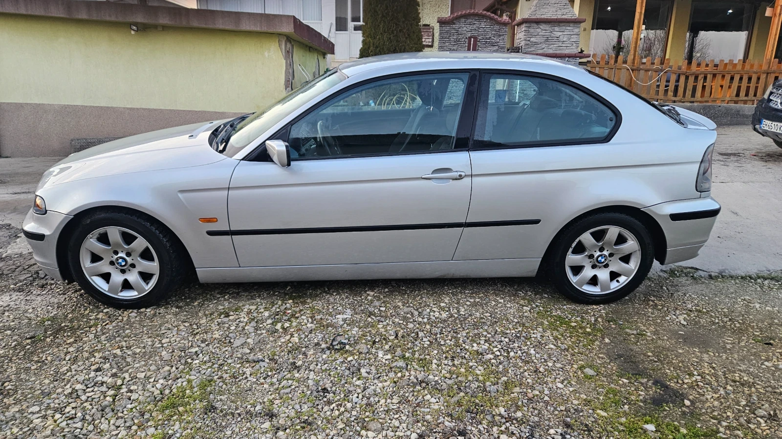 BMW 316 Компакт 1.8и клима, снимка 6 - Автомобили и джипове - 53742938