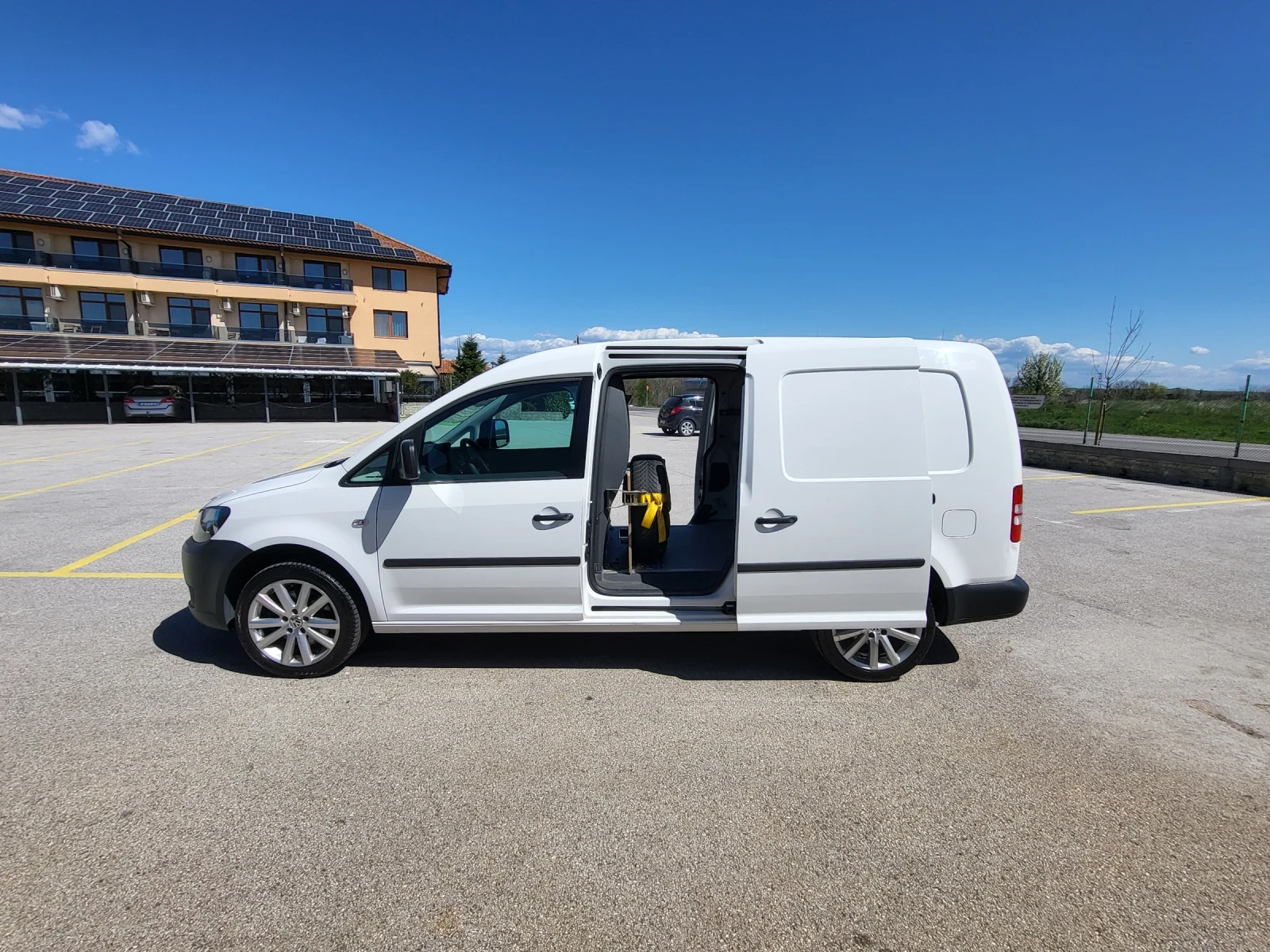 VW Caddy 2.0TDI SWISS, снимка 9 - Автомобили и джипове - 54159079