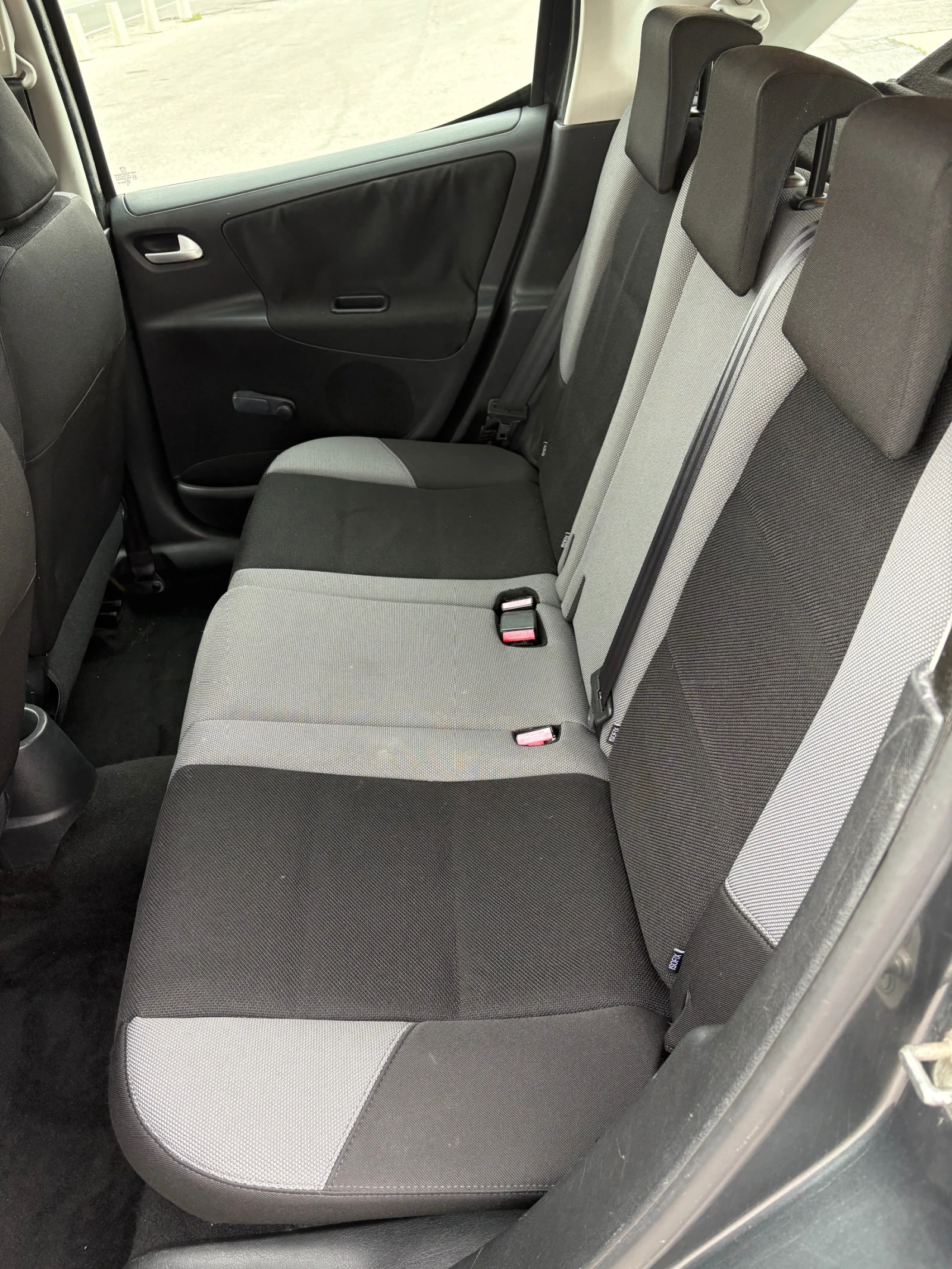 Peugeot 207 1.6 HDI 207SW, снимка 5 - Автомобили и джипове - 54165792