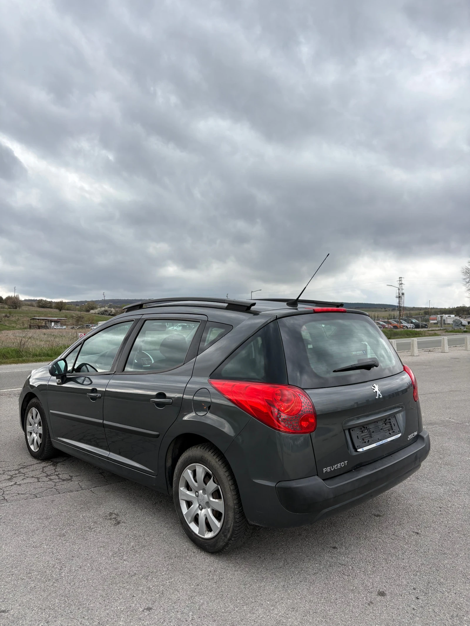 Peugeot 207 1.6 HDI 207SW, снимка 3 - Автомобили и джипове - 54165792