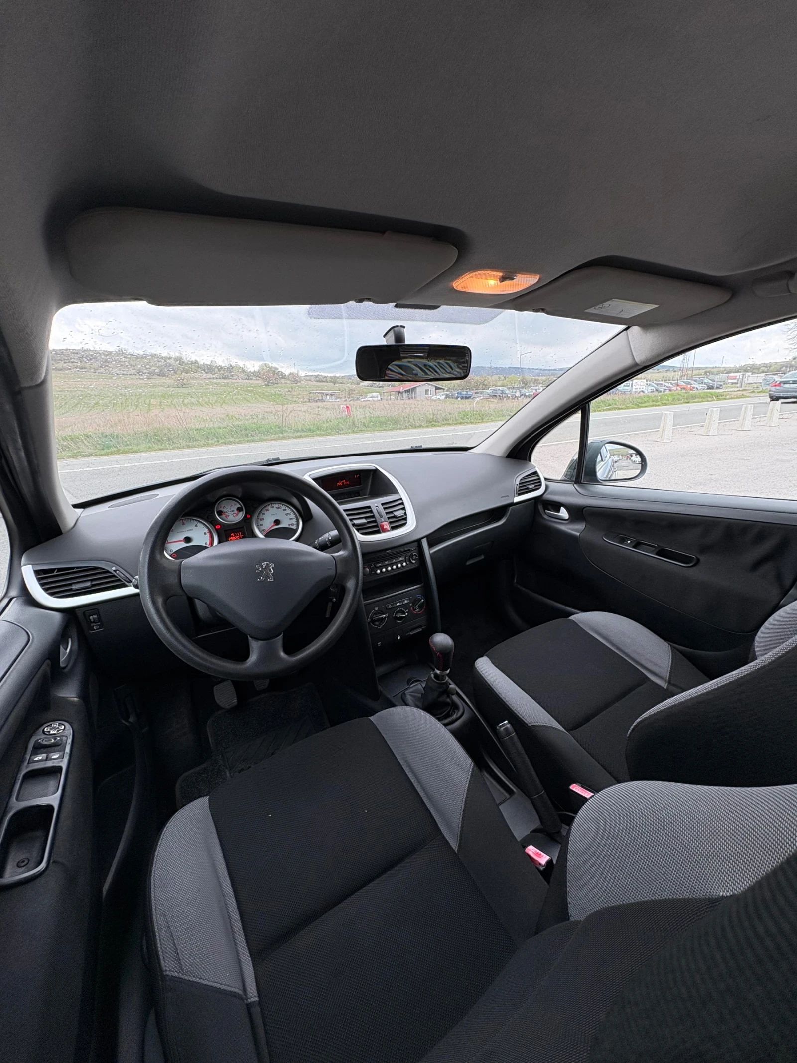 Peugeot 207 1.6 HDI 207SW, снимка 6 - Автомобили и джипове - 54165792