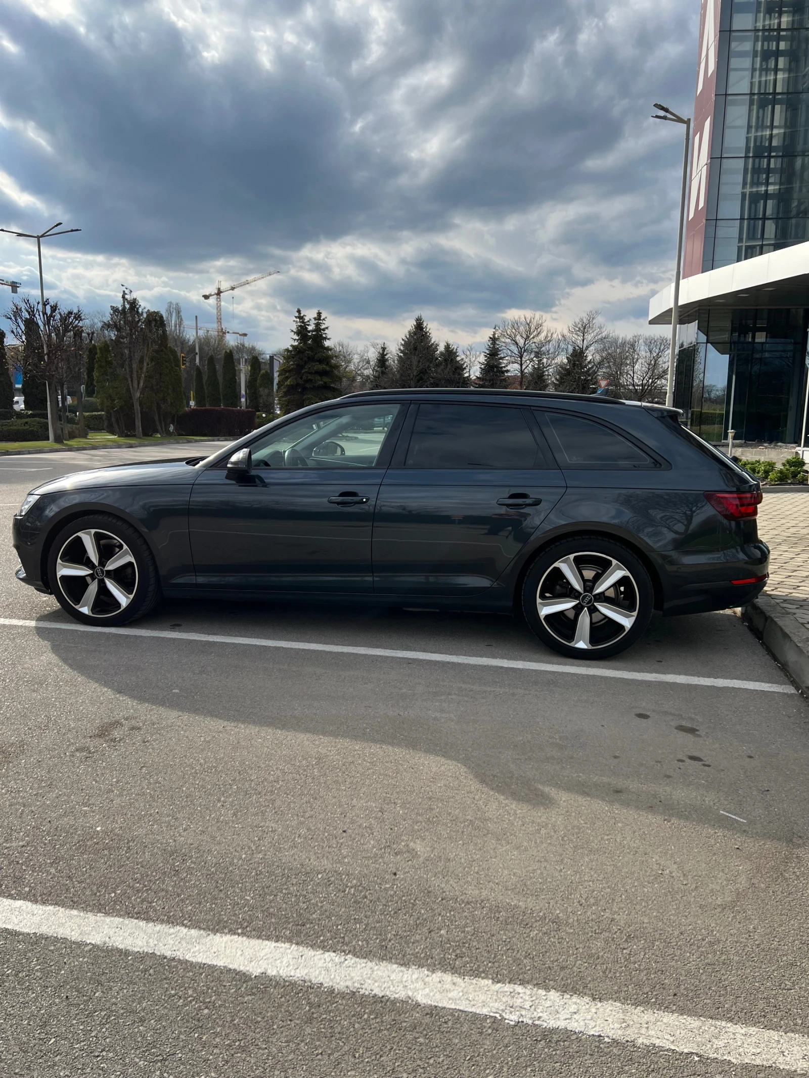 Audi A4 Avant 2.0 TDI, снимка 4 - Автомобили и джипове - 54174339