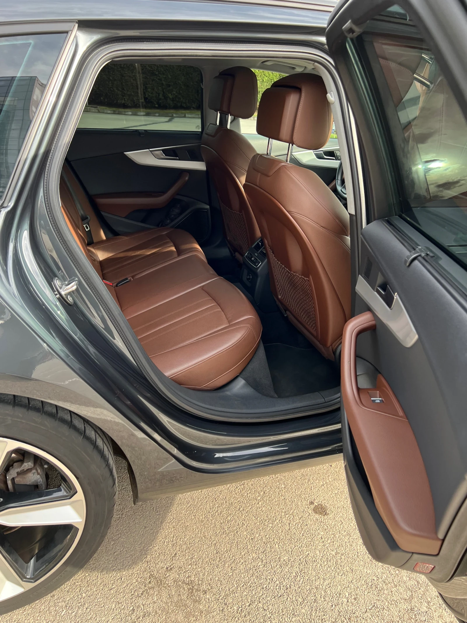 Audi A4 Avant 2.0 TDI, снимка 8 - Автомобили и джипове - 54174339