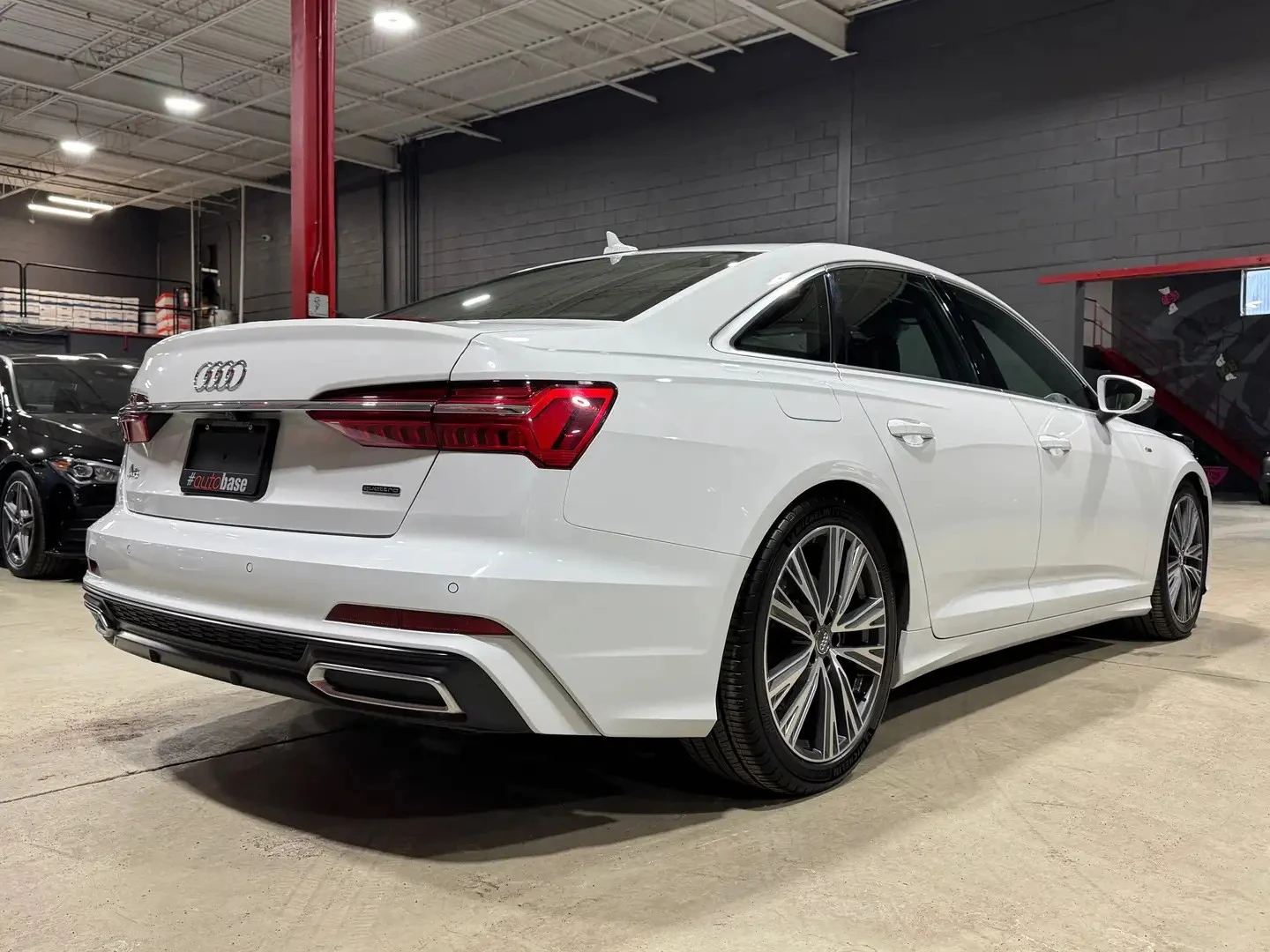 Audi A6 PROGRESSIV / QUATTRO / S-LINE / DRIVER ASSIST, снимка 3 - Автомобили и джипове - 54422215