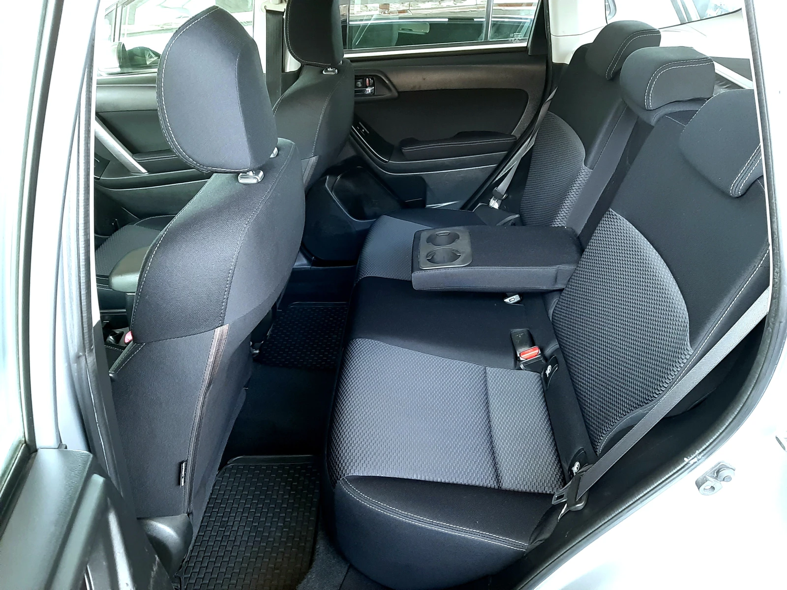 Subaru Forester 2.0ГАЗ+ ИТАЛИЯ ! ! ! , снимка 15 - Автомобили и джипове - 54717788