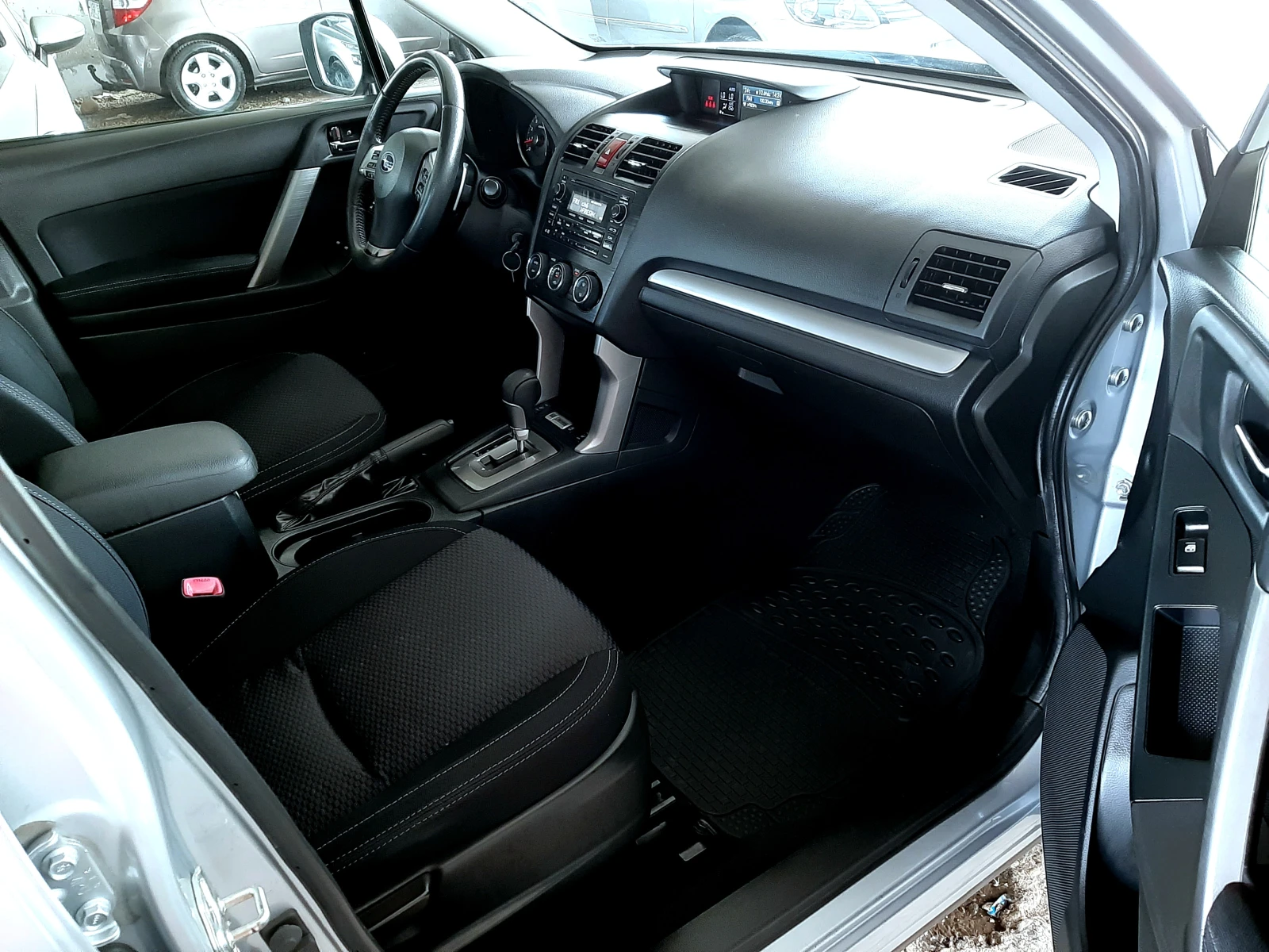 Subaru Forester 2.0ГАЗ+ ИТАЛИЯ ! ! ! , снимка 9 - Автомобили и джипове - 54717788