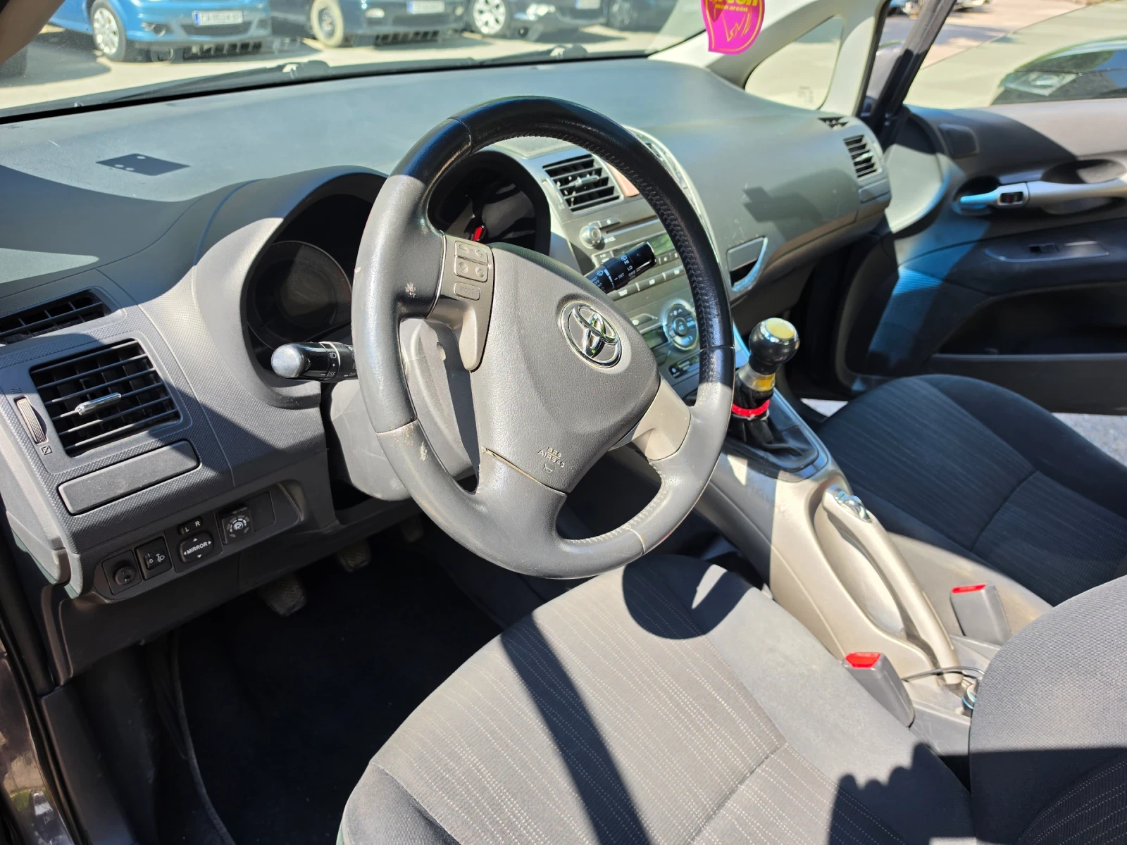 Toyota Auris 1.4 + Газ, снимка 7 - Автомобили и джипове - 54933830