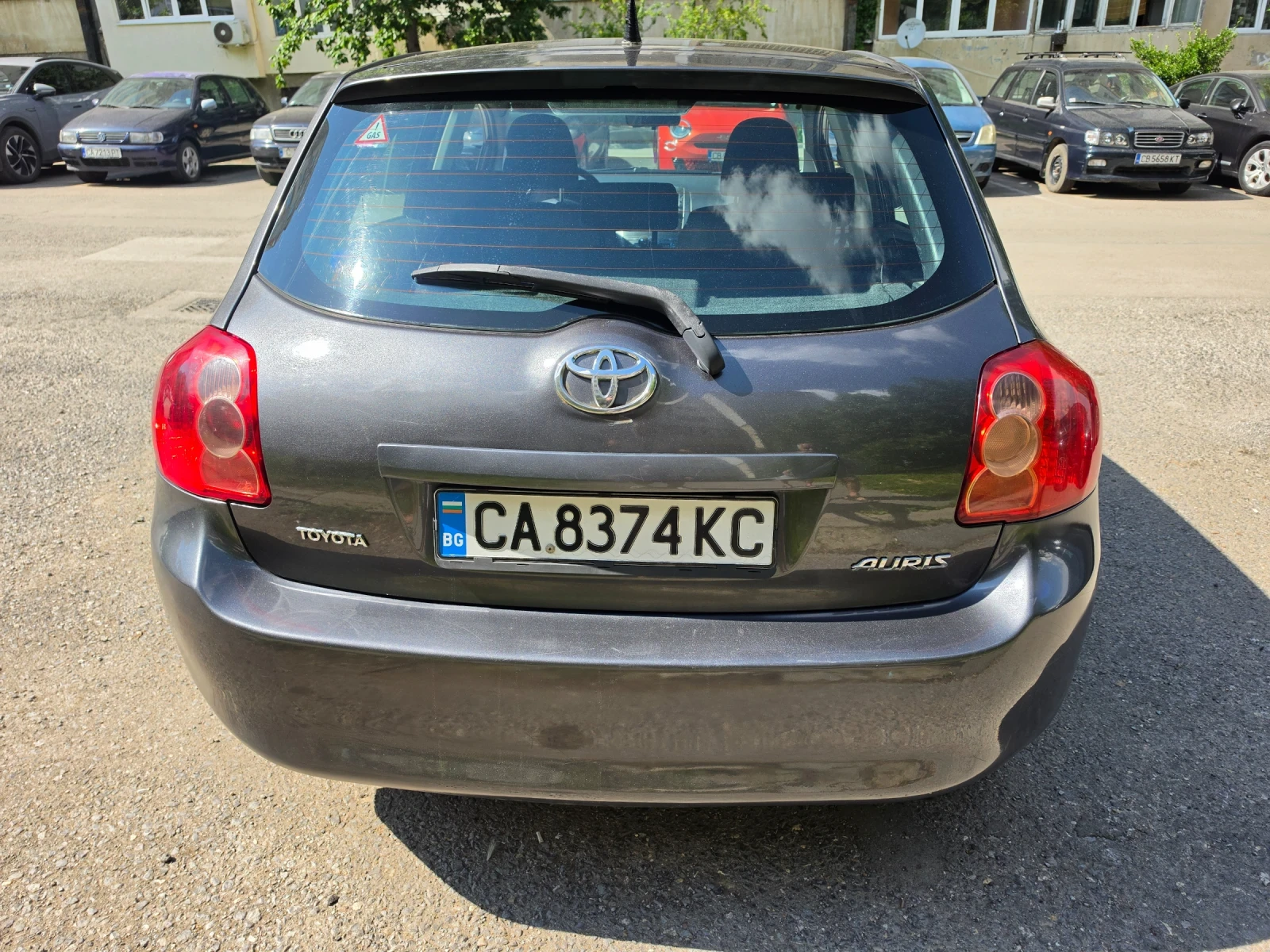 Toyota Auris 1.4 + Газ, снимка 3 - Автомобили и джипове - 54933830