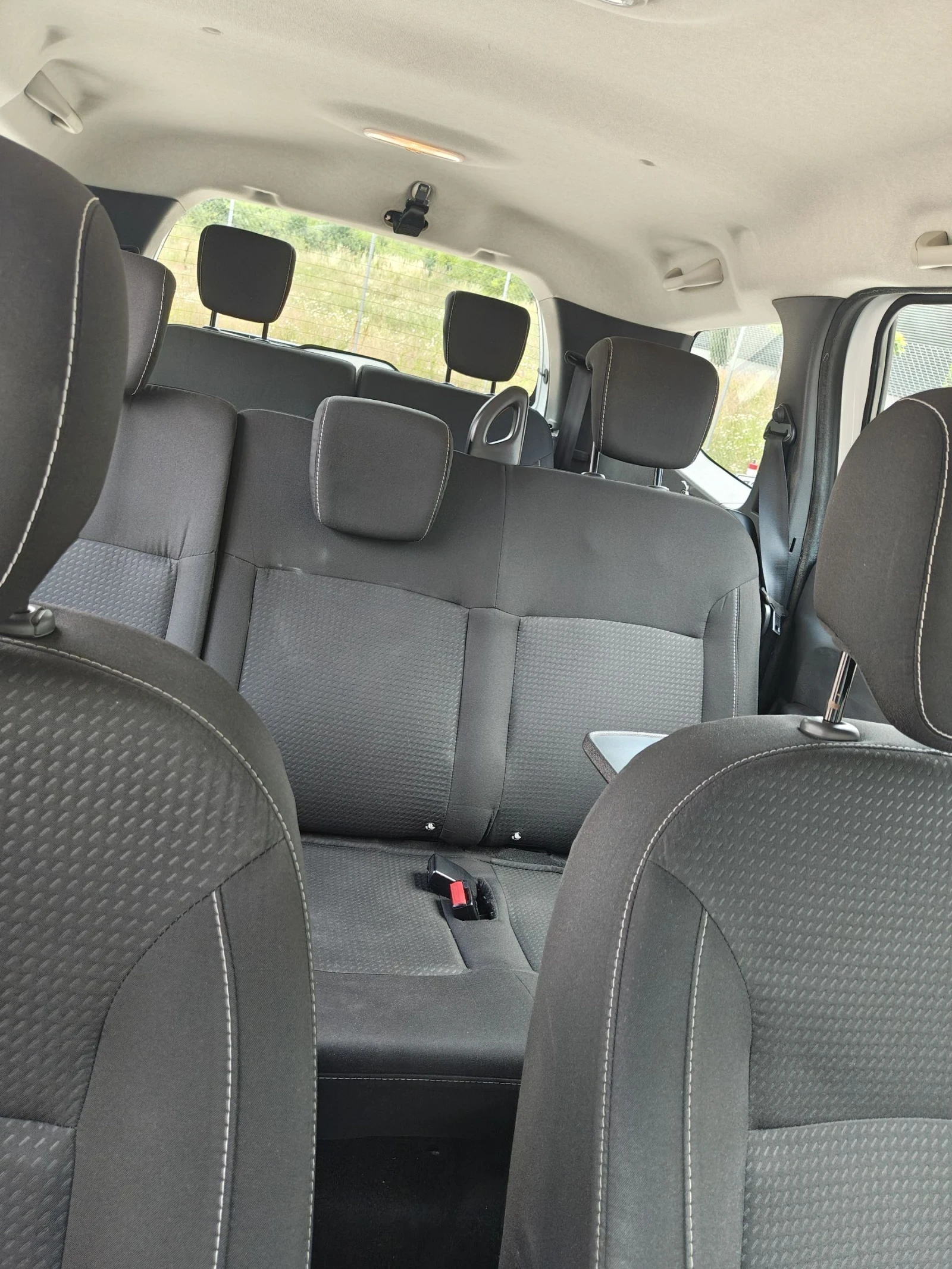 Dacia Lodgy 1.5 Dci 6+ 1 , снимка 11 - Автомобили и джипове - 55079256