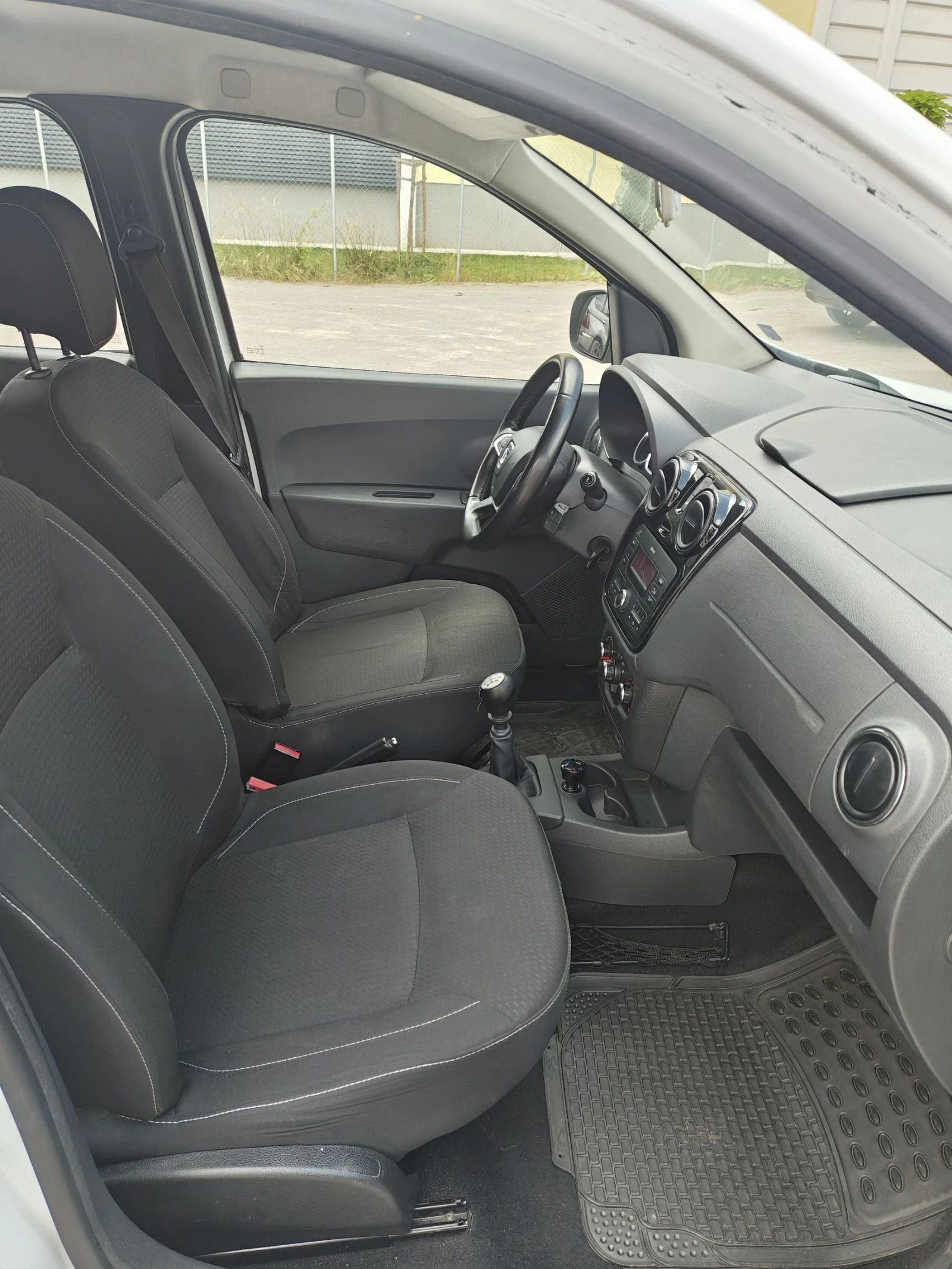 Dacia Lodgy 1.5 Dci 6+ 1 , снимка 13 - Автомобили и джипове - 55079256