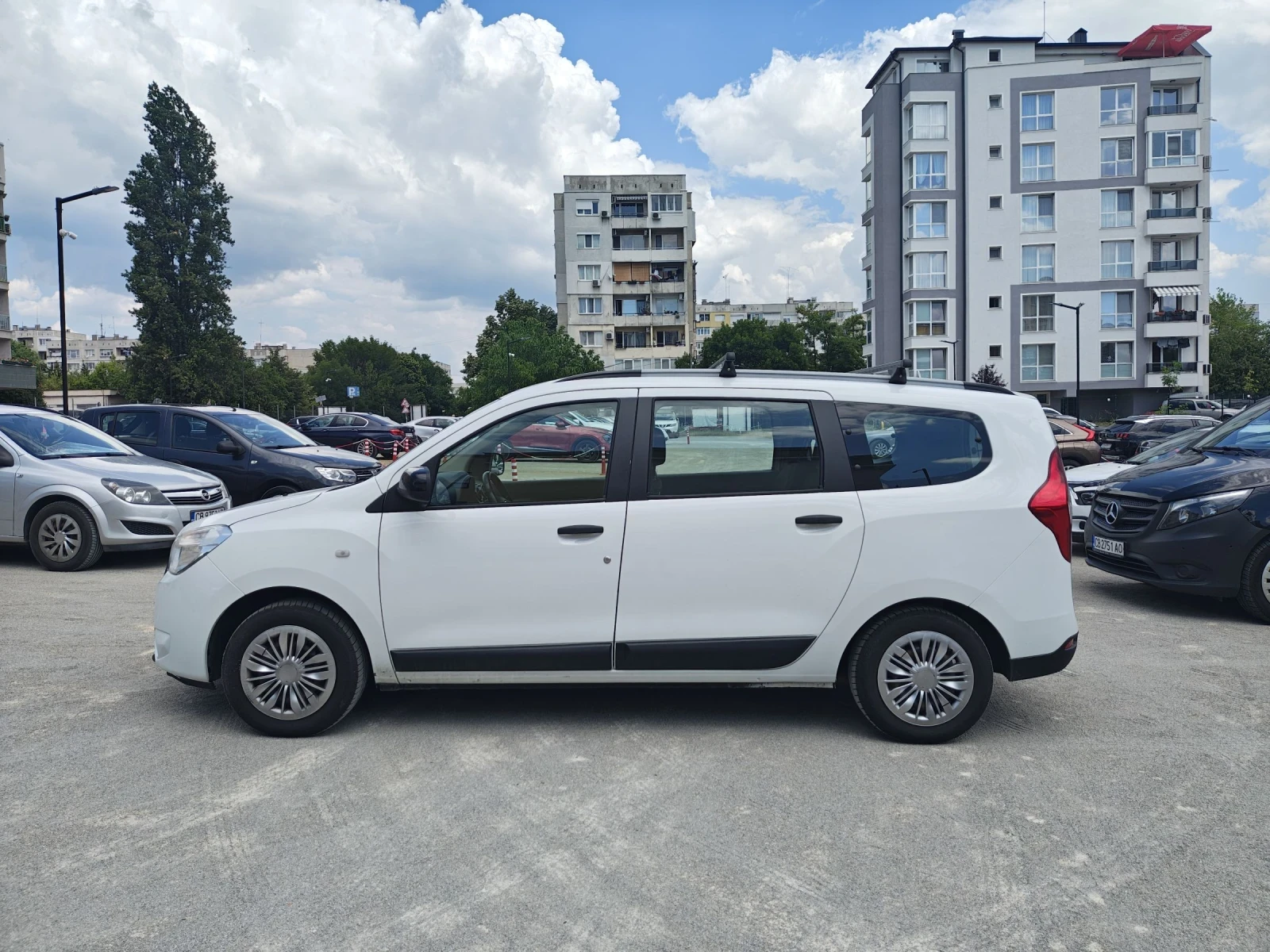 Dacia Lodgy 1.5 Dci 6+ 1 , снимка 5 - Автомобили и джипове - 55079256