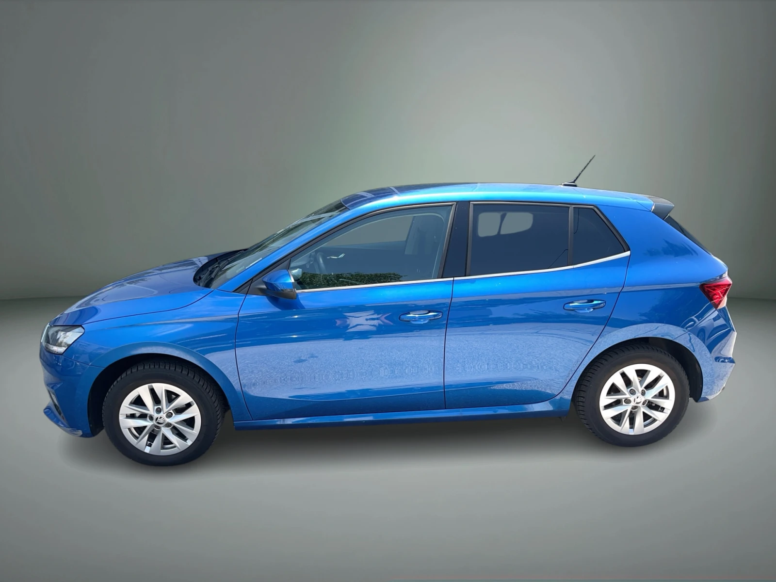 Skoda Fabia 1.0 MPI , снимка 13 - Автомобили и джипове - 55331200