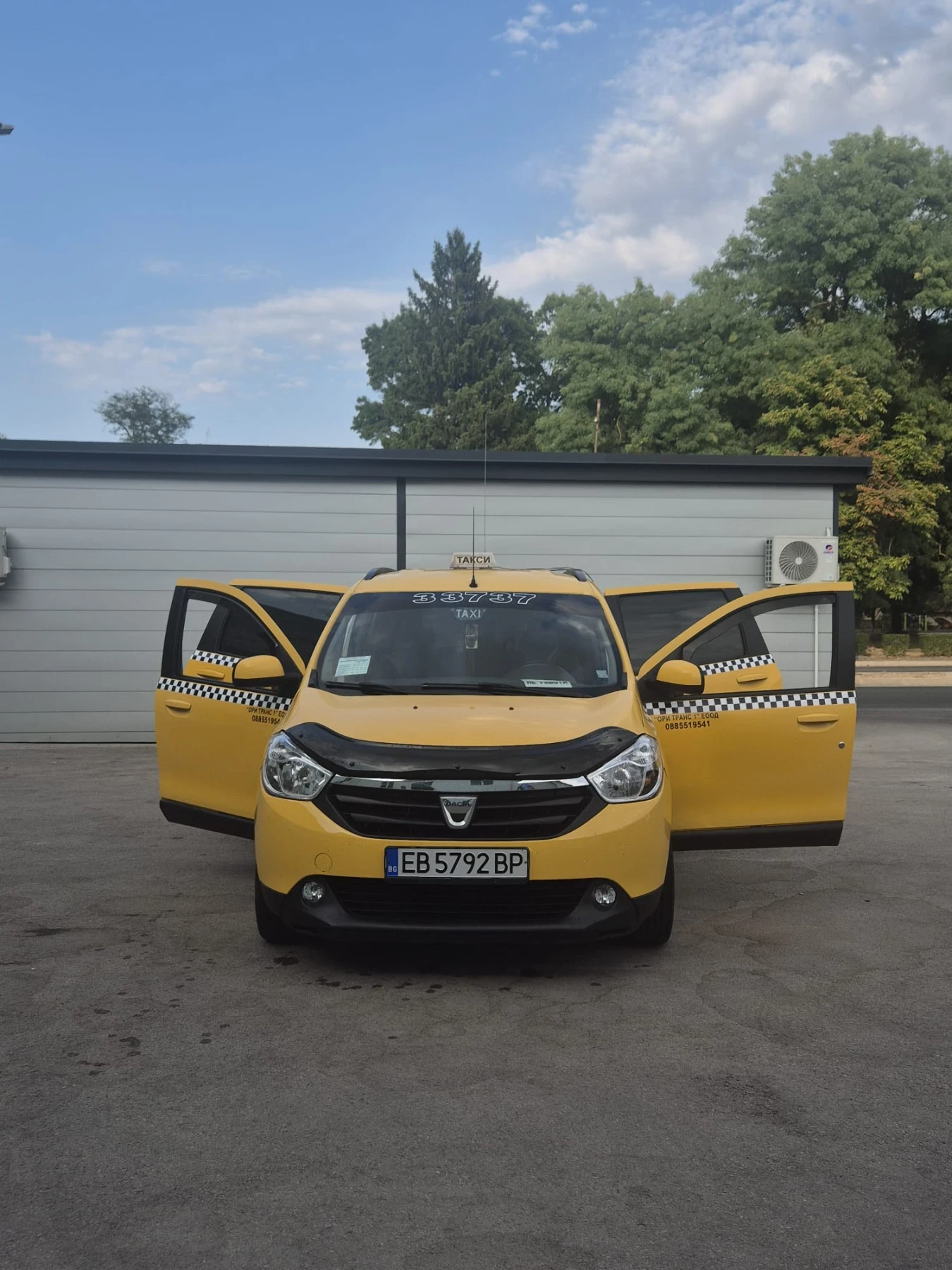 Dacia Lodgy, снимка 2 - Автомобили и джипове - 55781645