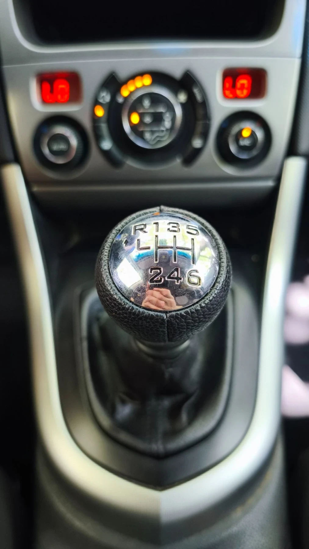 Peugeot 308 1.6HDI, снимка 15 - Автомобили и джипове - 55926935