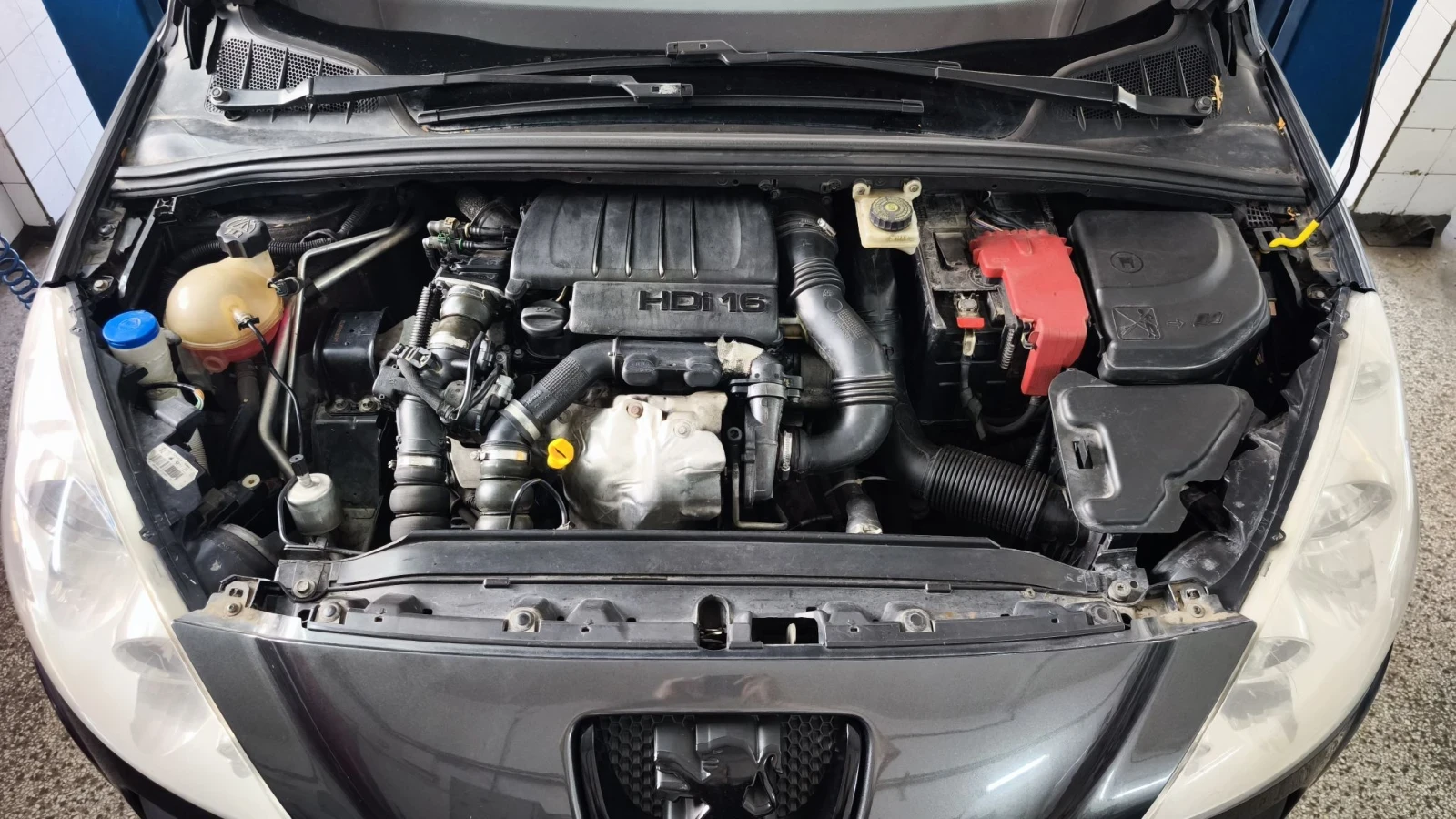 Peugeot 308 1.6HDI, снимка 16 - Автомобили и джипове - 55926935