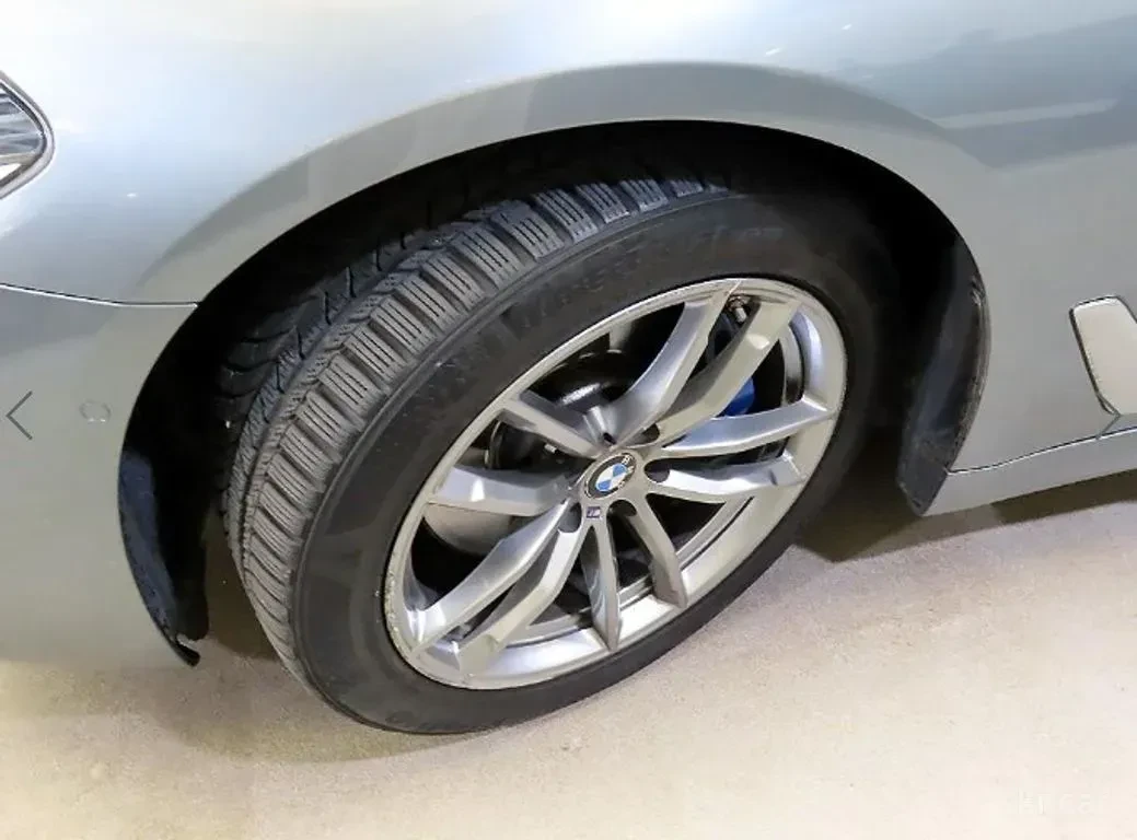 BMW 530 M* SPORT* ОБДУХВАНЕ* 360КАМЕРА* ХЕДЪП* LANE* ASSIS, снимка 6 - Автомобили и джипове - 56129122