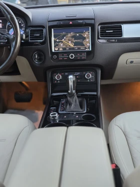VW Touareg 3.0tdi Панорама /Печка/ Би ксенон / Кожа  - 11200 € / 21905.30 лв. - 11982780 11