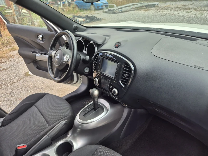 Nissan Juke 1.6 I AVTOMATIK, снимка 14 - Автомобили и джипове - 51471396