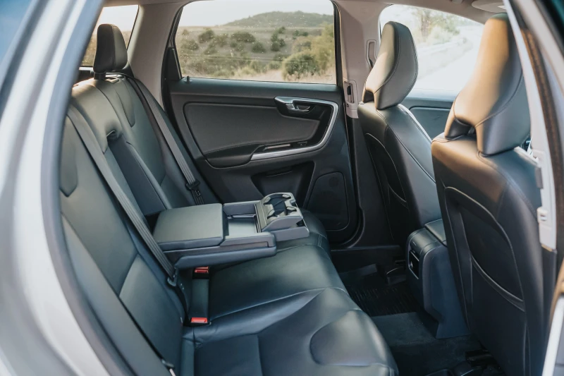 Volvo XC60 T6 Premier, снимка 10 - Автомобили и джипове - 51961705