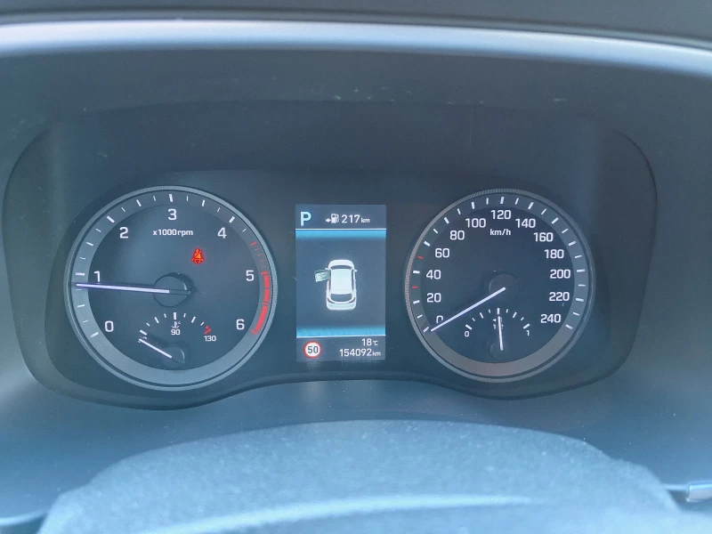 Hyundai Tucson 2.0 4WD Premium, снимка 12 - Автомобили и джипове - 52307718