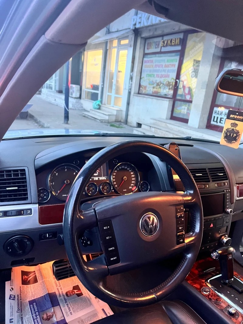 VW Touareg, снимка 7 - Автомобили и джипове - 52567021