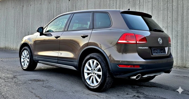 VW Touareg 3.0tdi Панорама /Печка/ Би ксенон / Кожа , снимка 6 - Автомобили и джипове - 53014957