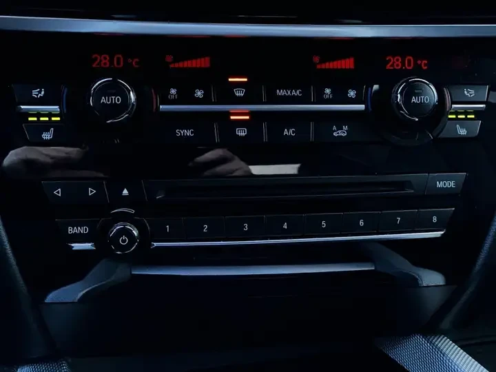 BMW X5 M* SPORT* ДИГИТАЛНО* ТАБЛО* HARMON* KARDON* LANE* , снимка 11 - Автомобили и джипове - 54564888