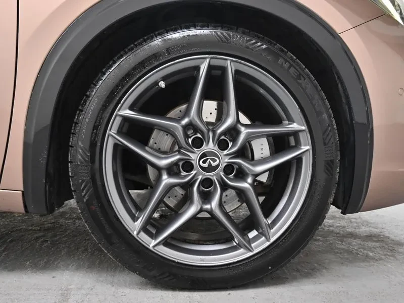 Infiniti Q30 2.0 EXCLUSIVE, снимка 5 - Автомобили и джипове - 54854388