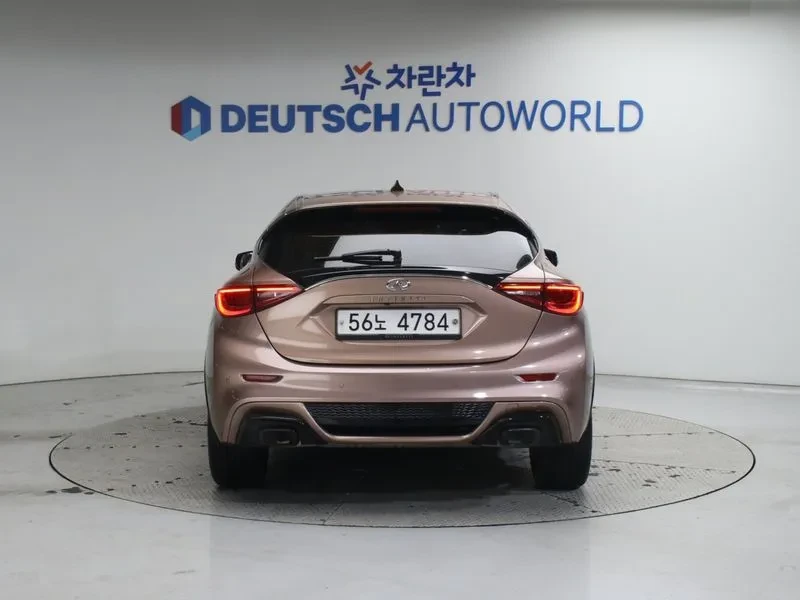 Infiniti Q30 2.0 EXCLUSIVE, снимка 4 - Автомобили и джипове - 54854388