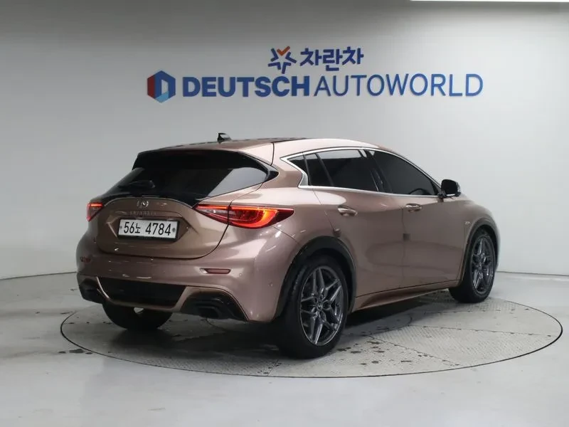 Infiniti Q30 2.0 EXCLUSIVE, снимка 2 - Автомобили и джипове - 54854388