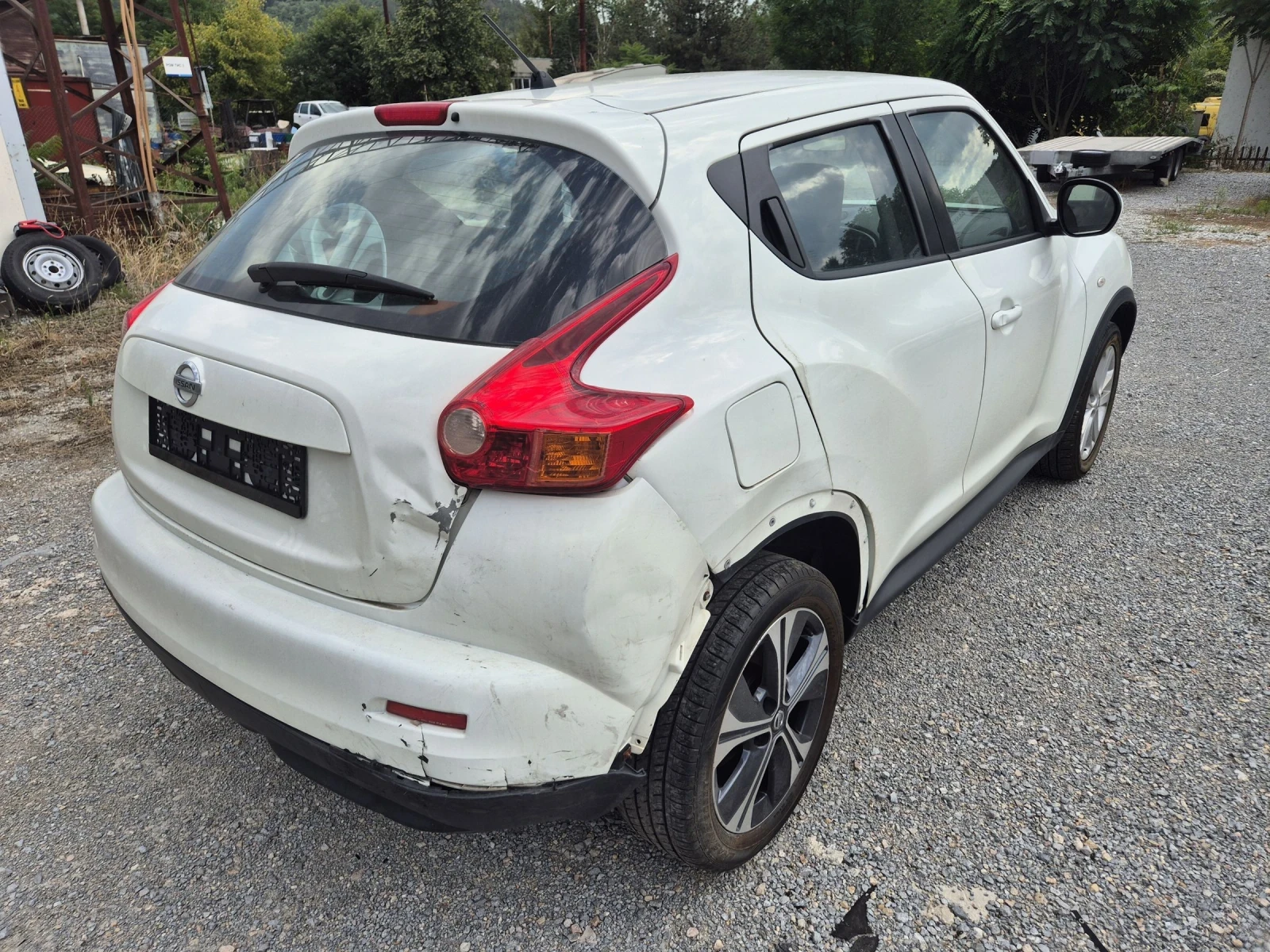 Nissan Juke 1.6 I AVTOMATIK - изображение 4