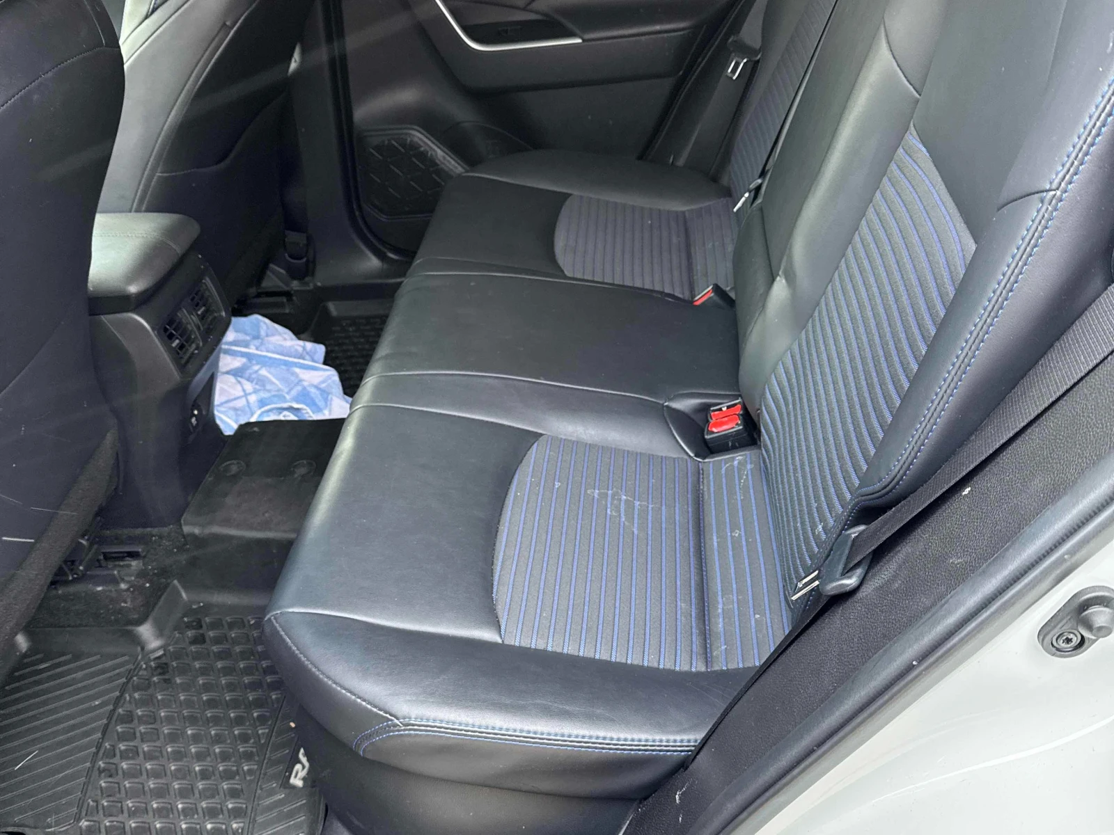 Toyota Rav4 HYBRID XSE * * CARFAX * *   * *  | Mobile.bg   11