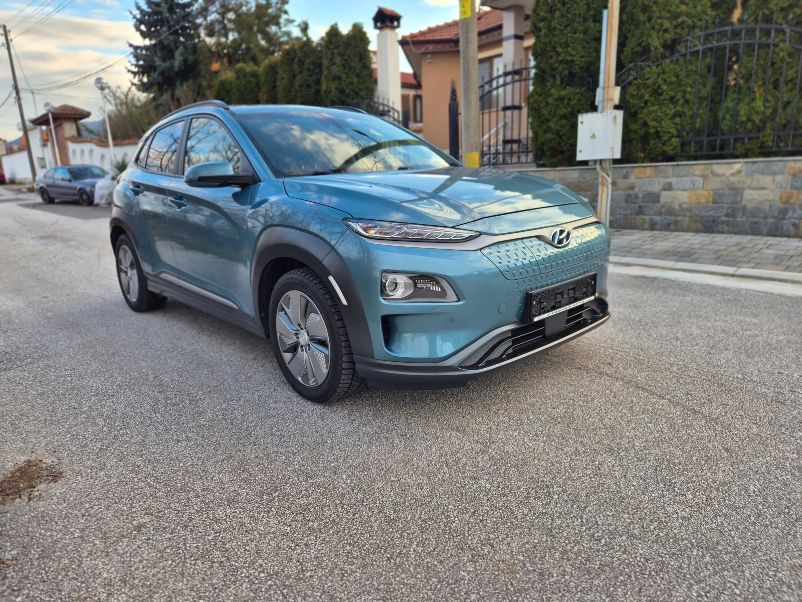 Hyundai Kona 64Kwh/Premium-Full/SOH-100% - изображение 2