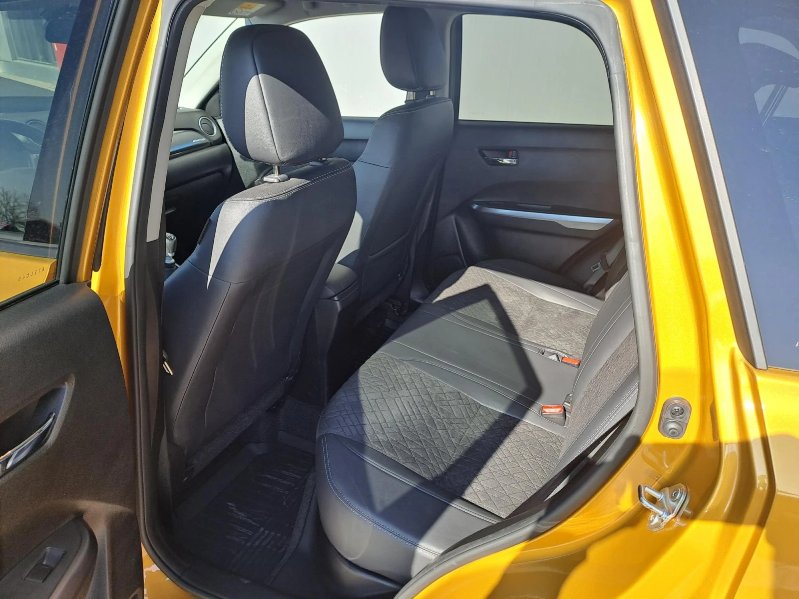 Suzuki Vitara 1.4 GLX  Booster Jet 4X4 HYBRID - изображение 9