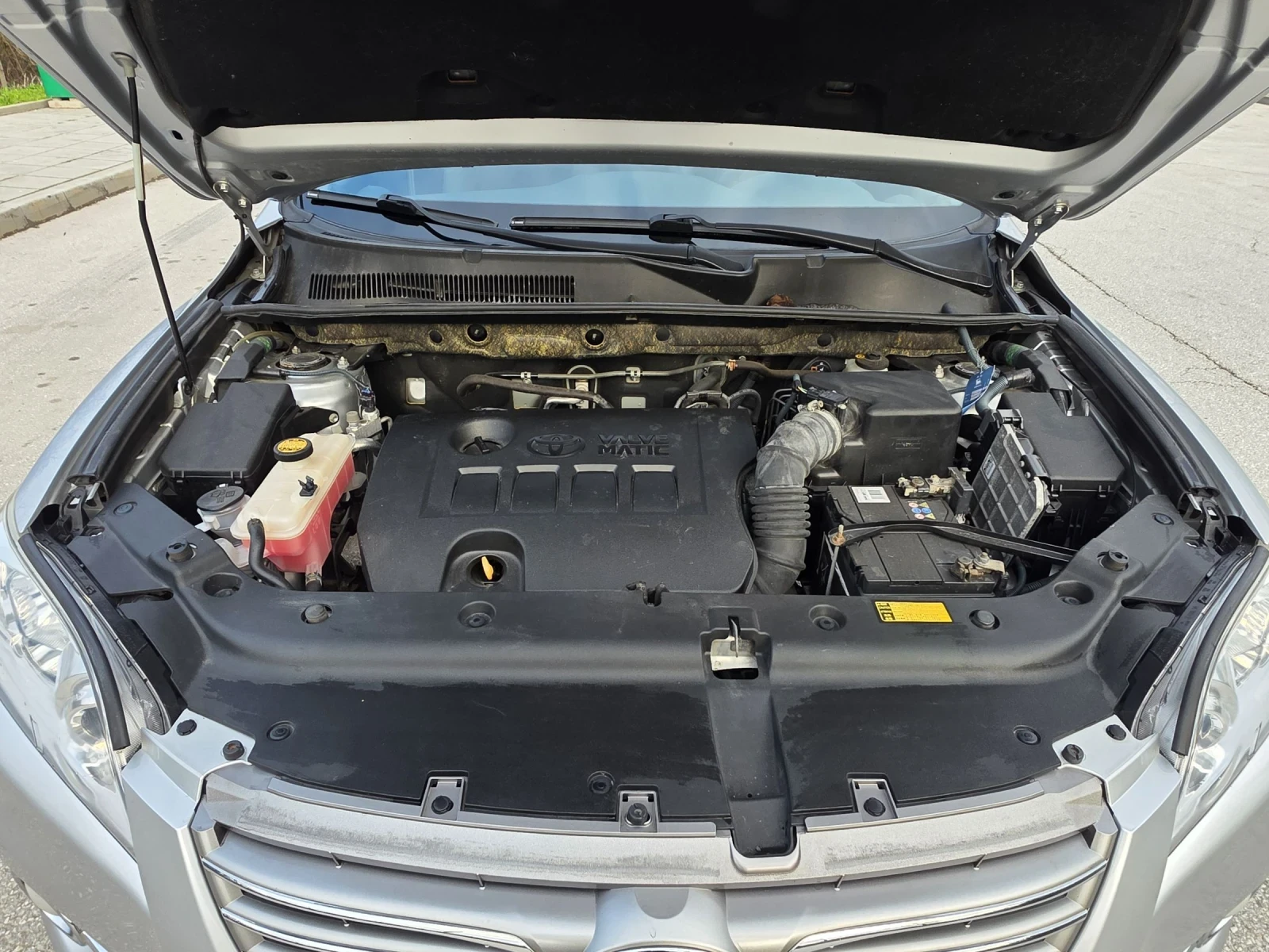 Toyota Rav4 Фейслифт, Вс.екстри, Сервизна история , снимка 16 - Автомобили и джипове - 53967567