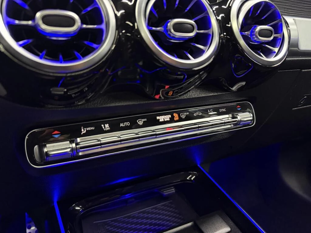 Mercedes-Benz GLB AMG PKG| 7 PASS| BACKUP| FCW| BSM| CARPLAY| , снимка 12 - Автомобили и джипове - 53985139