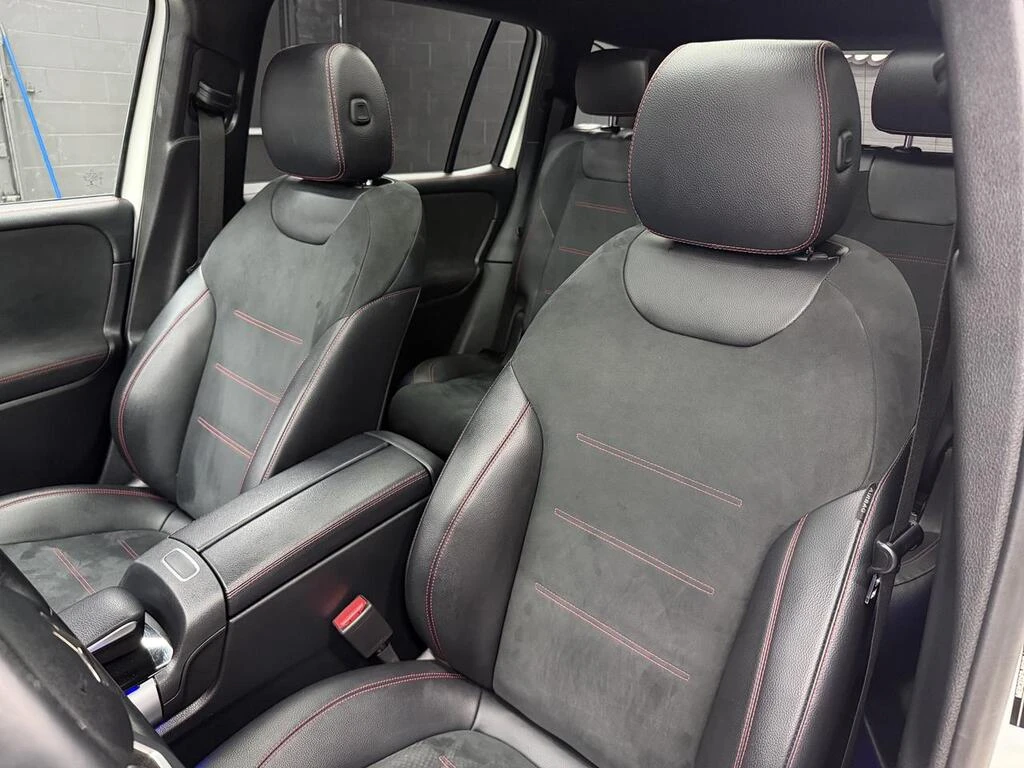 Mercedes-Benz GLB AMG PKG| 7 PASS| BACKUP| FCW| BSM| CARPLAY| , снимка 11 - Автомобили и джипове - 53985139