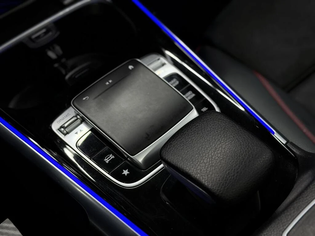 Mercedes-Benz GLB AMG PKG| 7 PASS| BACKUP| FCW| BSM| CARPLAY| , снимка 13 - Автомобили и джипове - 53985139