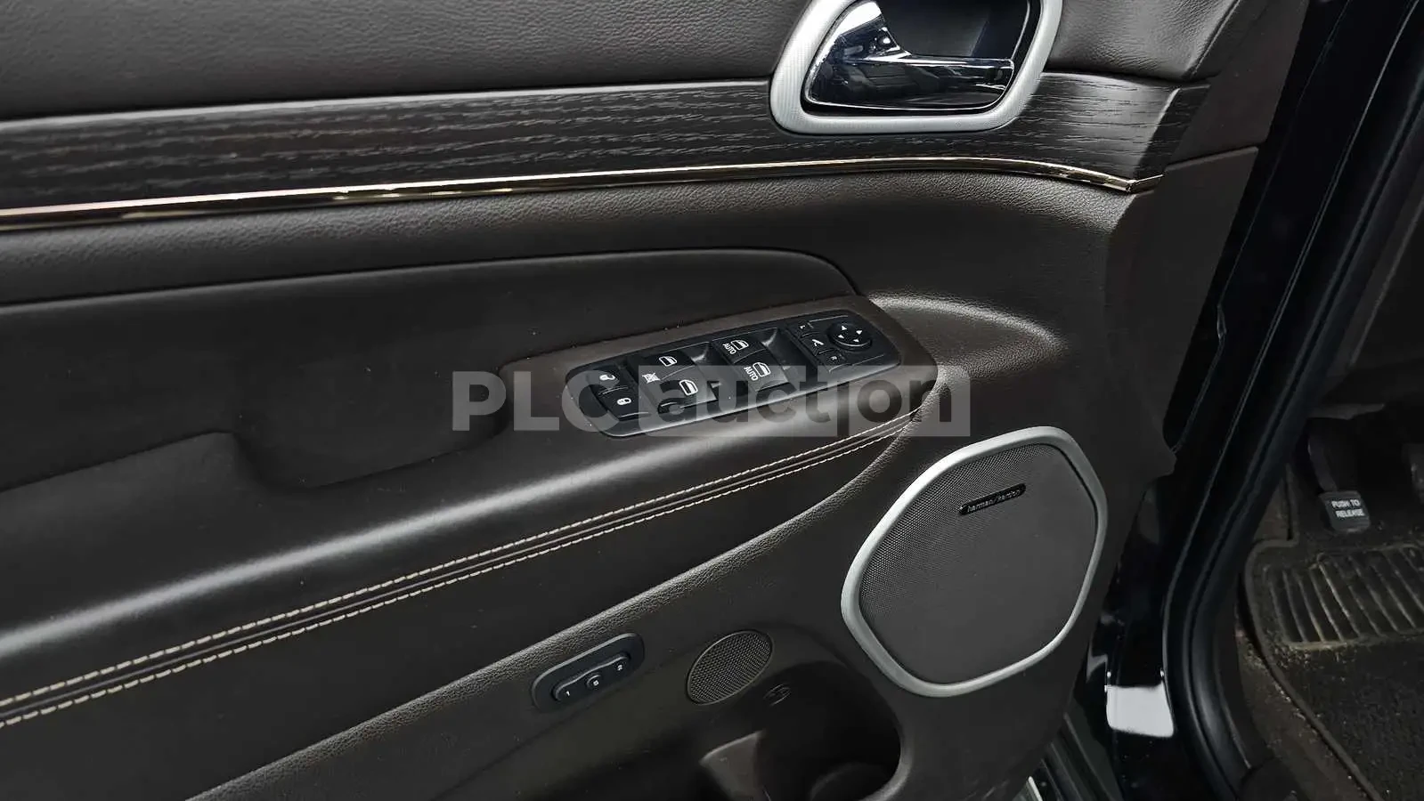 Jeep Grand cherokee * SUMMIT * DISTRONIC * ОБДУХВАНЕ * HARMAN KARDON, снимка 14 - Автомобили и джипове - 54292300
