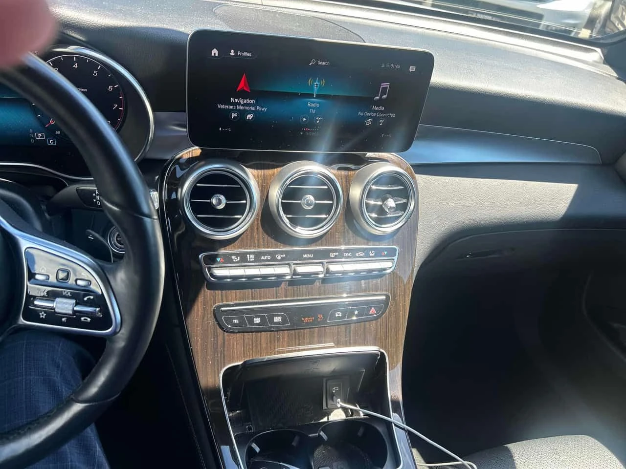Mercedes-Benz GLC 300 4MATIC/360/ПАНОРАМА/ПОДГРЕВИ, снимка 9 - Автомобили и джипове - 54861937