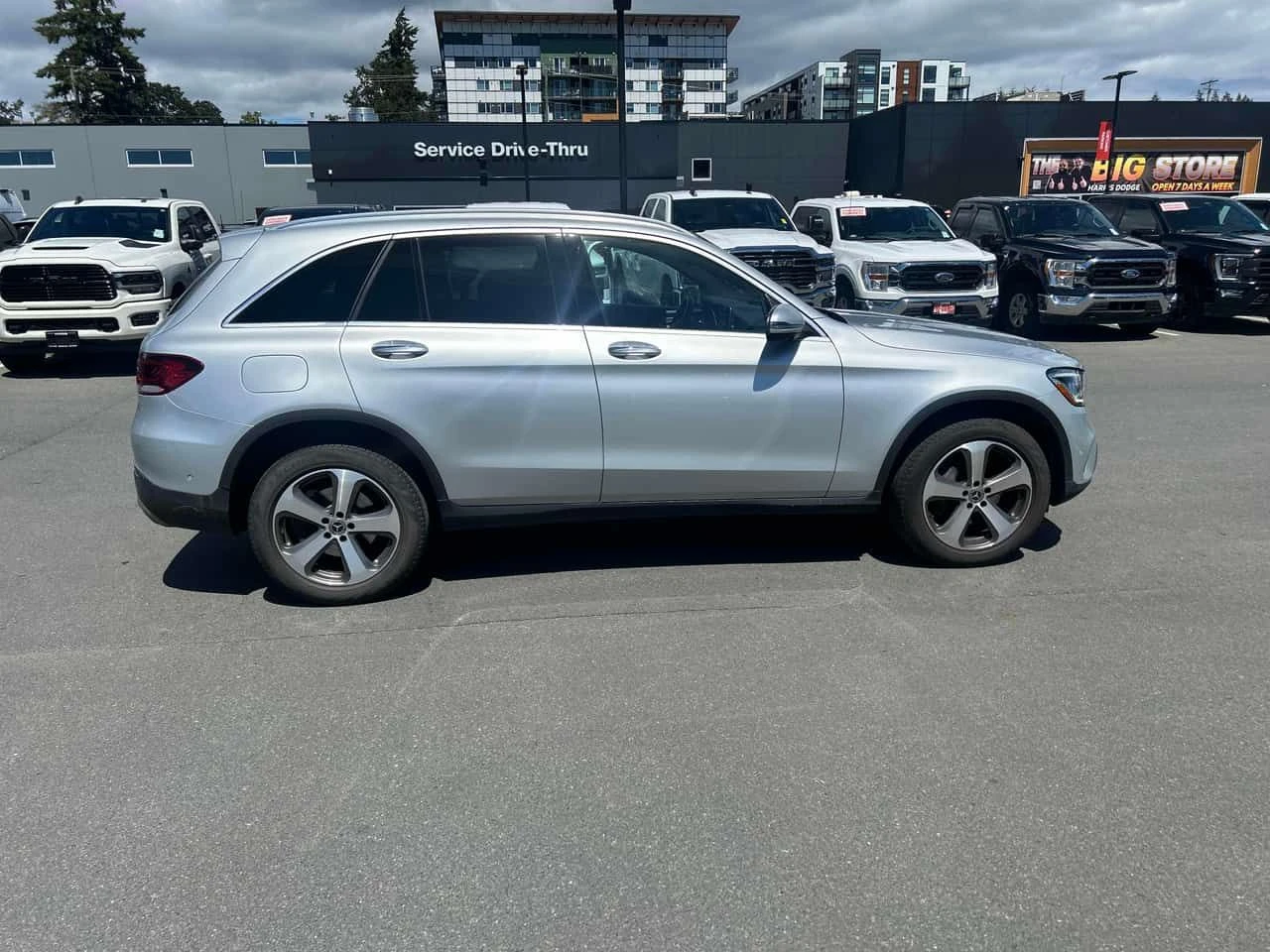 Mercedes-Benz GLC 300 4MATIC/360/ПАНОРАМА/ПОДГРЕВИ, снимка 4 - Автомобили и джипове - 54861937