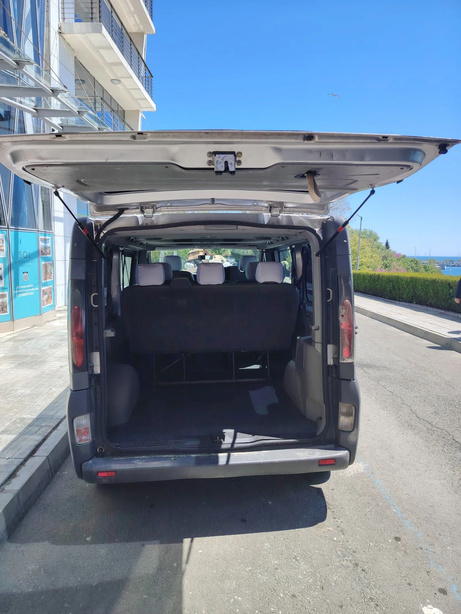 Renault Trafic 2.4 дизел 8+ 1 места  - изображение 4