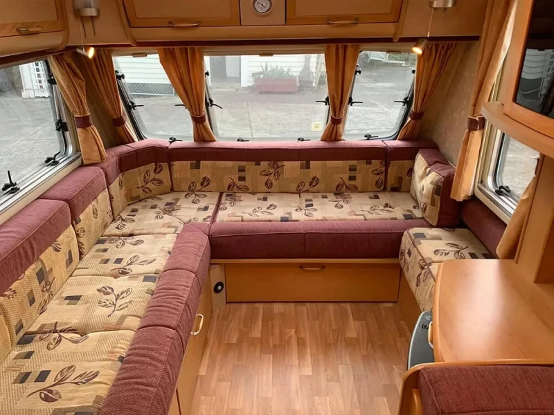 Каравана Swift, снимка 3 - Каравани и кемпери - 53292447