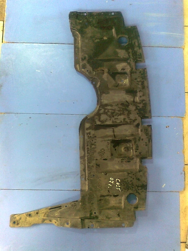 кора под мотор за Мицубиши Колт 2 врати